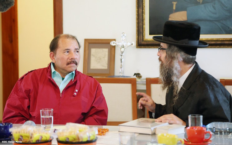 Presidente Daniel se re&uacute;ne con rabino Yechiel Zayde